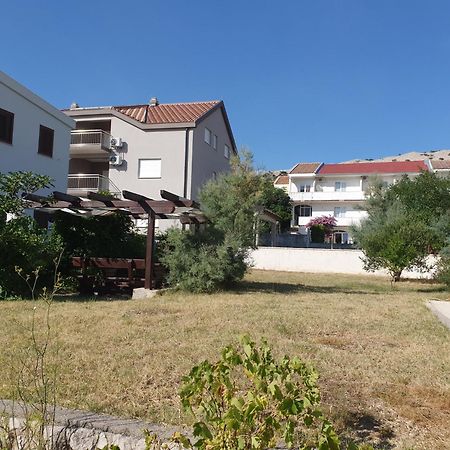 Apartmani Kunteja باغ المظهر الخارجي الصورة
