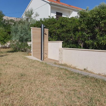 Apartmani Kunteja باغ المظهر الخارجي الصورة