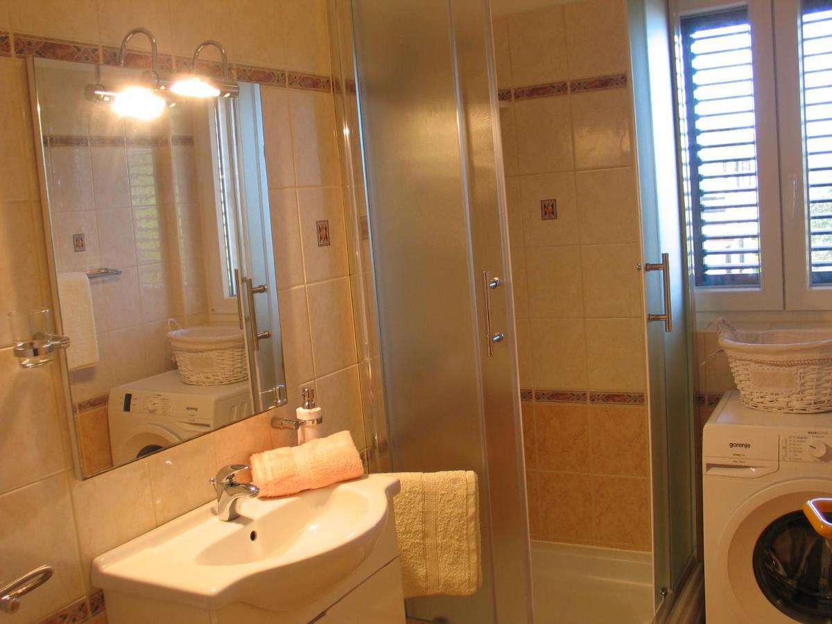 Apartmani Kunteja باغ المظهر الخارجي الصورة