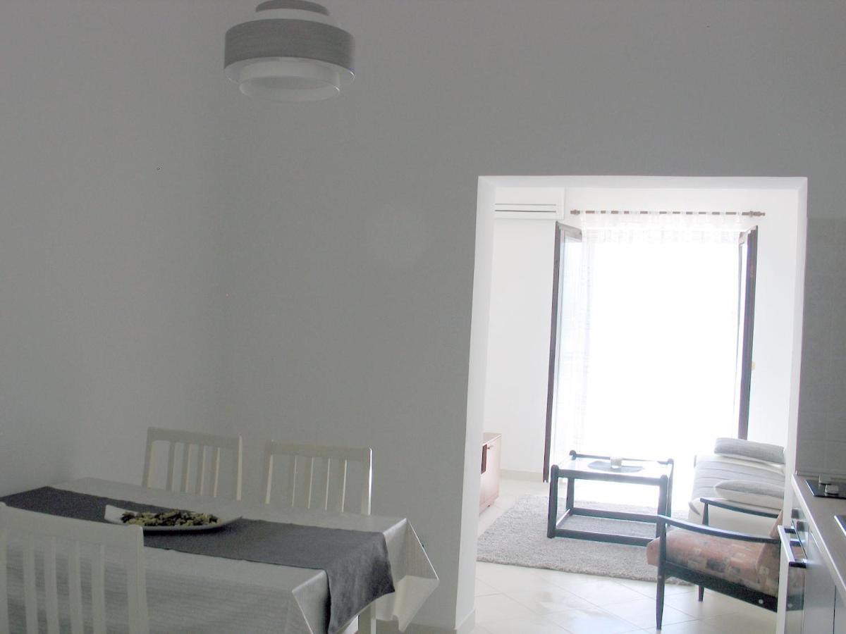 Apartmani Kunteja باغ المظهر الخارجي الصورة