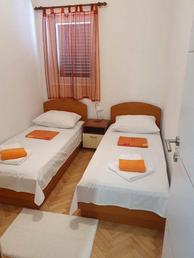 Apartmani Kunteja باغ المظهر الخارجي الصورة